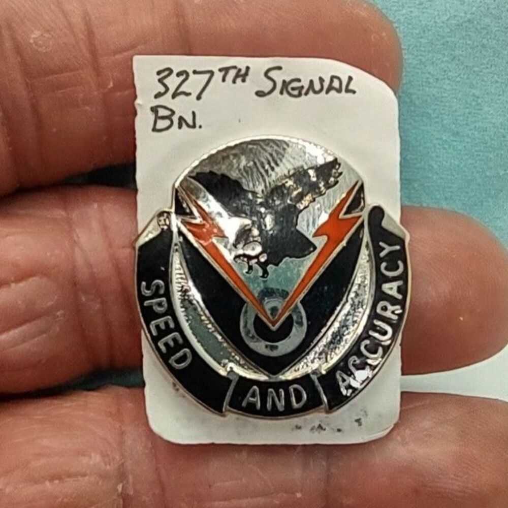 327th Signal Battalion Unit Insignia Vintage Pin G-23